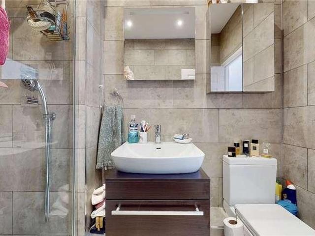 Flat for sale in Rotherhithe, Greater London