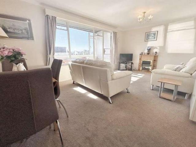 Flat for sale in Poole