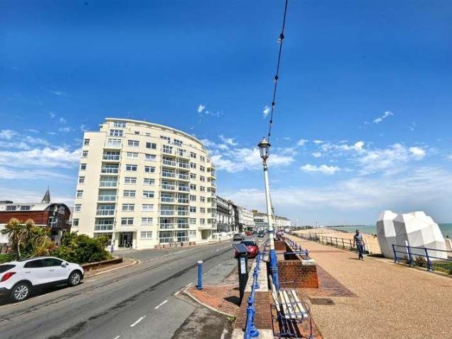 Flat for sale in Roselands, Eastbourne