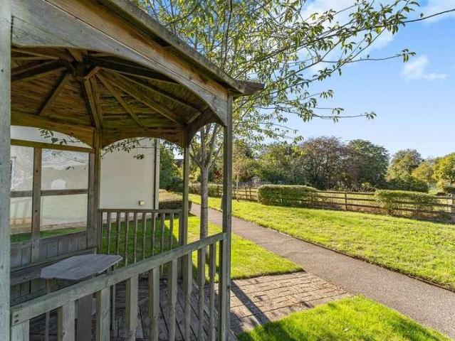 Flat for sale in Milton-under-Wychwood, West Oxfordshire
