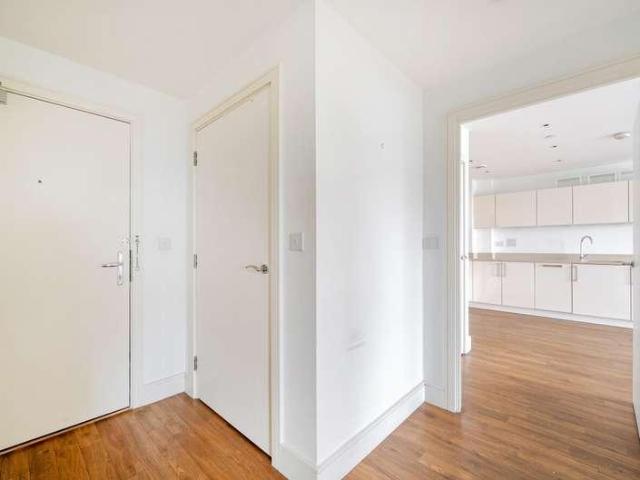 Flat for sale in Holloway, Greater London