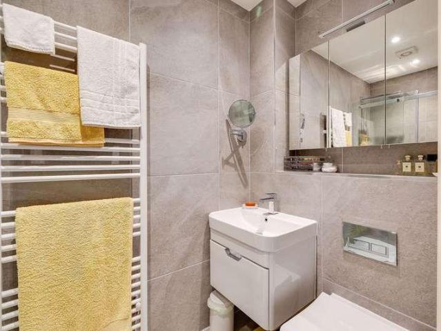 Flat for sale in Heswall, Liverpool City Region