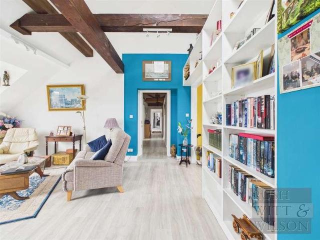 Flat for sale in West Marina, Guestling Green