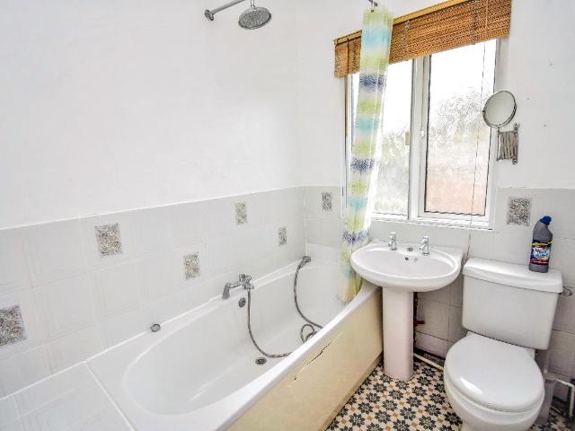 Flat for sale in Sevenoaks, The Butts