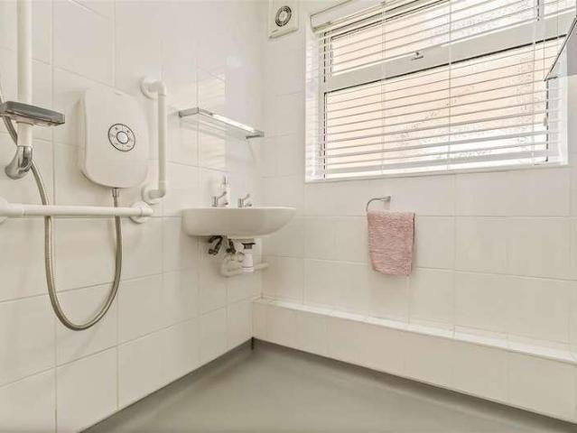 Flat for sale in West Worthing, Worthing