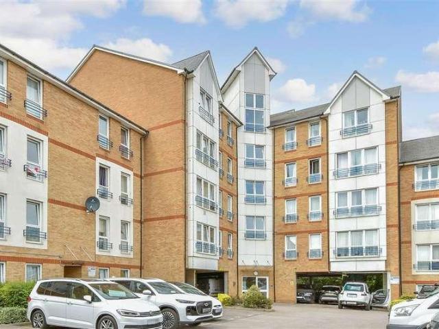 Flat for sale in Hamerton, Kent