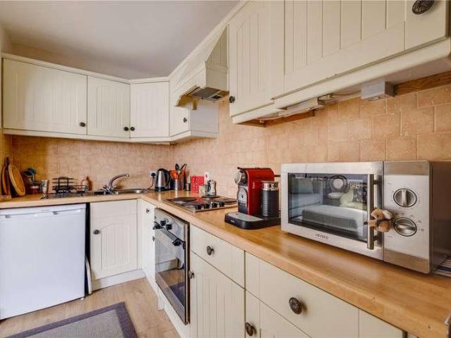 Flat for sale in Fulham, Greater London