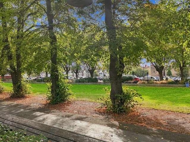 Flat for sale in Southend City Centre Neighbourhood, Southend-on-Sea