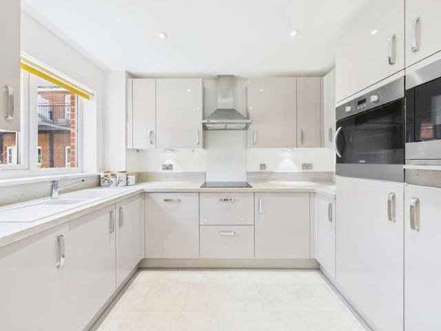 Flat for sale in Princes Risborough, Buckinghamshire
