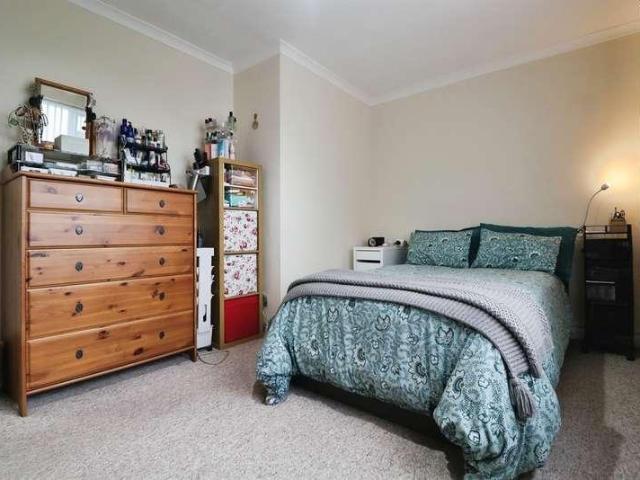 Flat for sale in Llandough