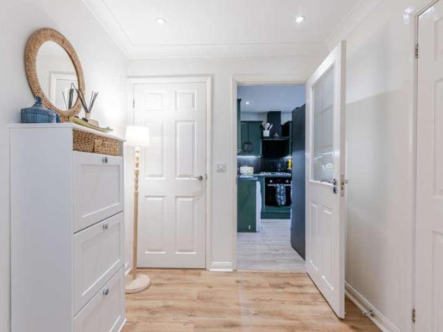 Flat for sale in North Watford, Hertfordshire