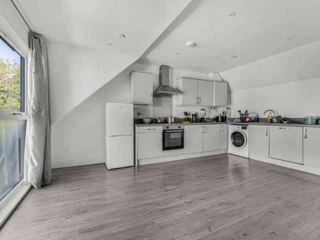 Flat for sale in Black Bourton, Oxfordshire