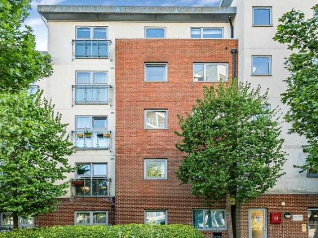 Flat for sale in St Albans