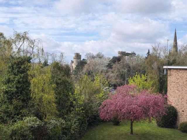 Flat for sale in Cliff Hill, Green Close