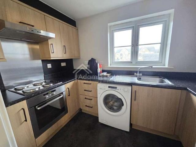 Flat for sale in Heckmondwike, West Yorkshire