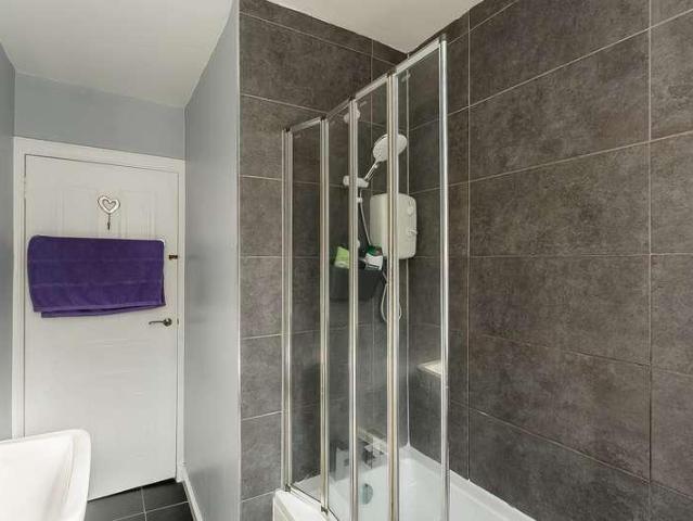 Flat for sale in Bingham, Scotland