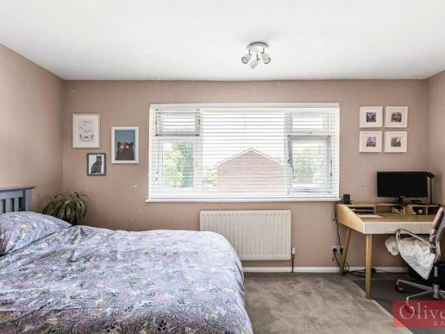 Flat for sale in Five Acres, Hertfordshire