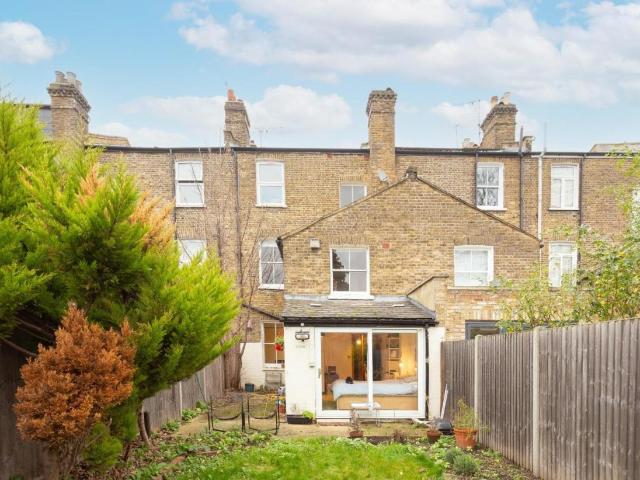 Flat for sale in Clapton, Lower Clapton