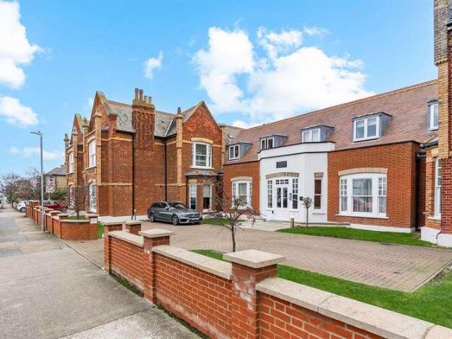 Flat for sale in South Tankerton, The Bridge