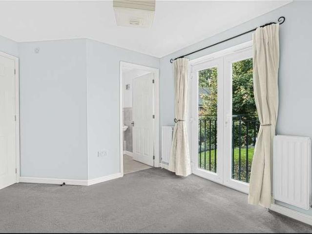 Flat for sale in Lunnon, Buckinghamshire