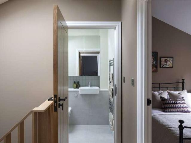 Flat for sale in London Borough of Lambeth, Greater London