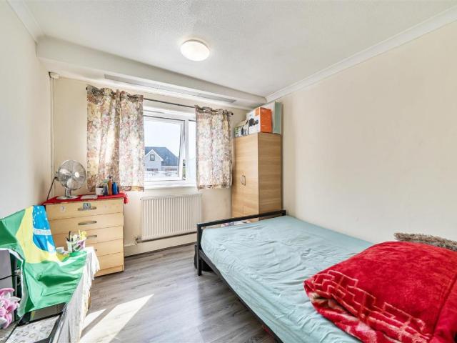 Flat for sale in Preston, Greater London