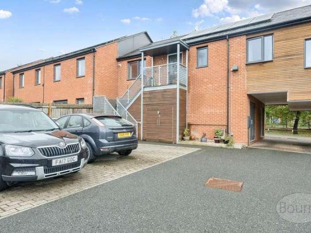 Flat for sale in Bolton Low Houses, Hampshire