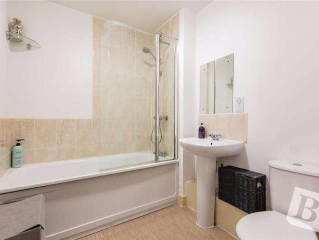 Flat for sale in Wickford