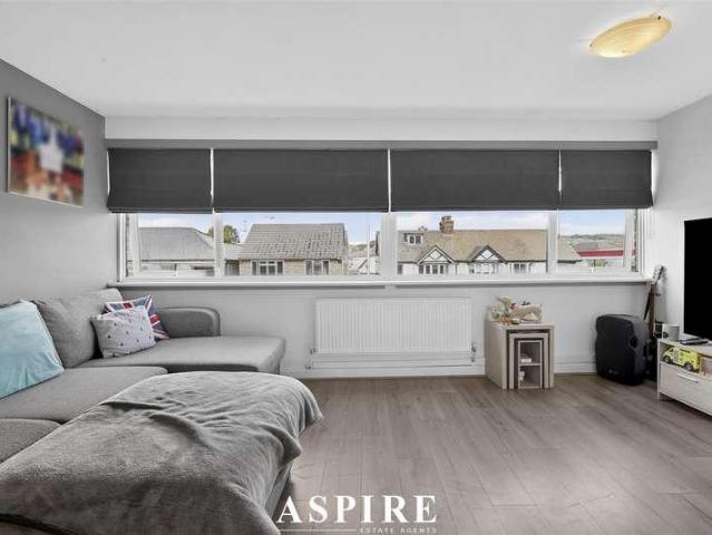 Flat for sale in Essex