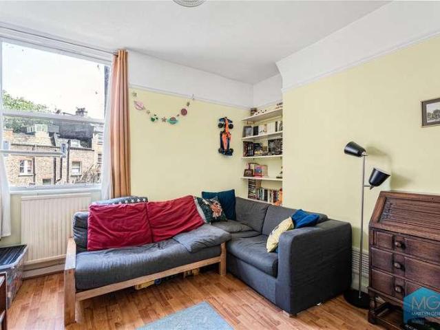 Flat for sale in Kentish Town, Greater London