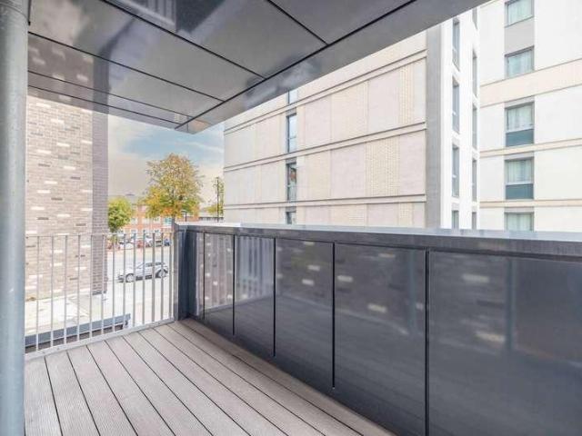 Flat for sale in Slough