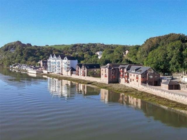 Flat for sale in Brandis Corner, Devon