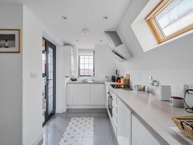 Flat for sale in Ruislip, London Borough of Hillingdon
