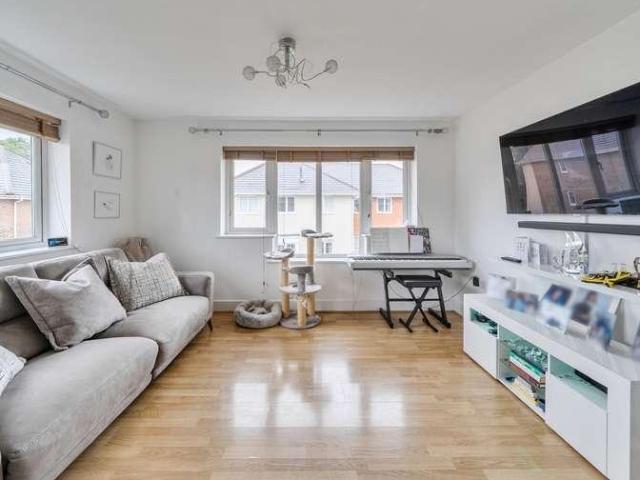 Flat for sale in Greater London