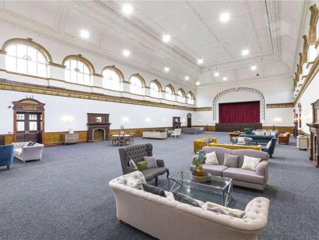 Flat for sale in Tranmere Park, West Yorkshire