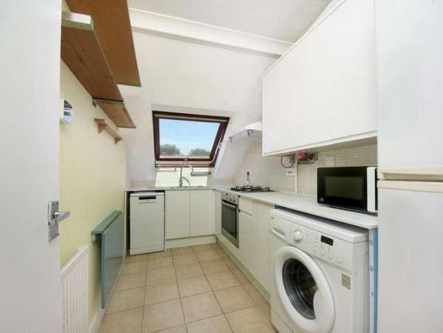Flat for sale in London Borough of Ealing, Greater London
