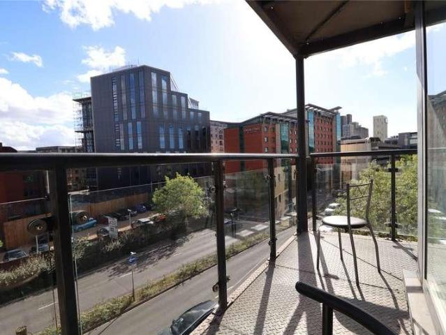 Flat for sale in Horsell, Woking
