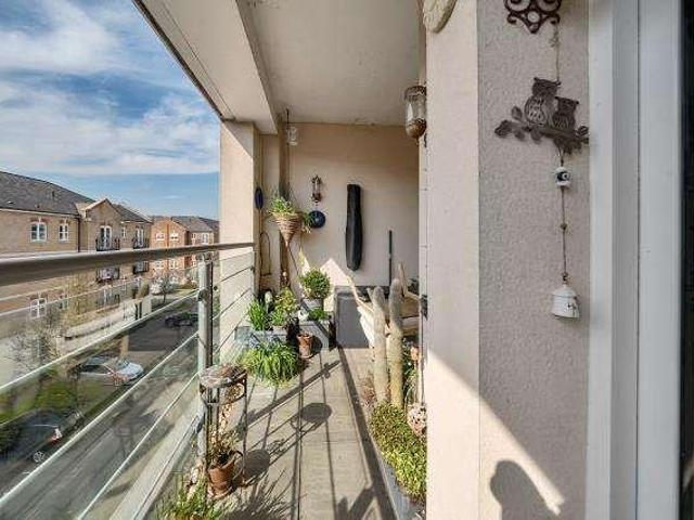 Flat for sale in Walton, Aylesbury