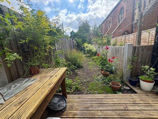 Flat for sale in Little Ilford, Greater London