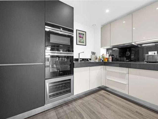 Flat for sale in St. George in the East, Whitechapel