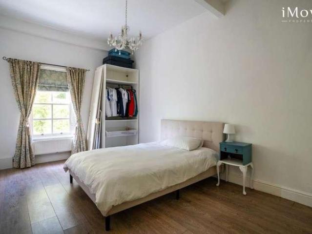 Flat for sale in Crystal Palace, Greater London