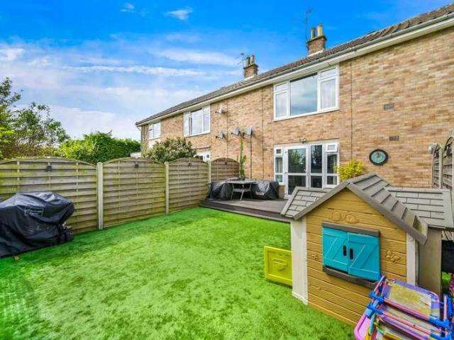 Flat for sale in Duton Hill, Essex