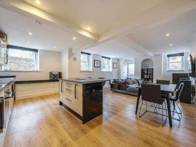 Flat for sale in Evershot, Oxfordshire