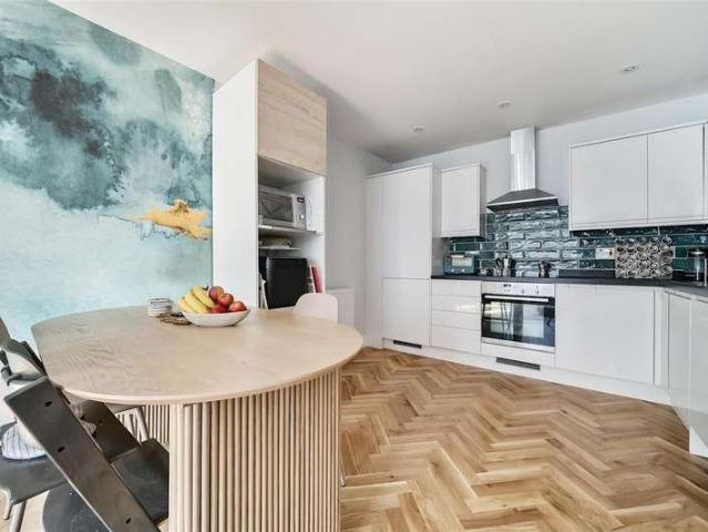 Flat for sale in Bristol, Stokes Croft