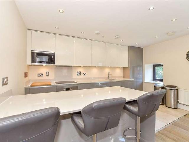 Flat for sale in Brook Street, Bourne Vale
