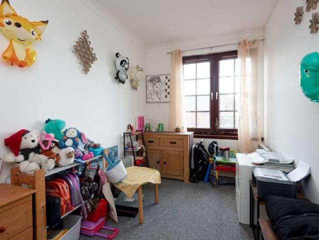 Flat for sale in Tullibardine, Scotland