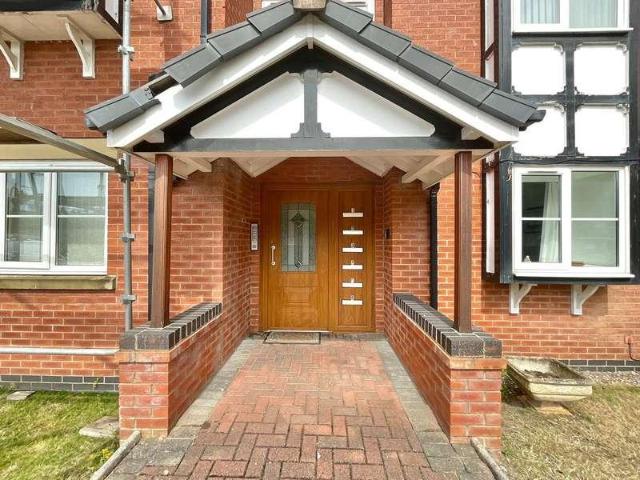 Flat for sale in Meols Cop, Southport