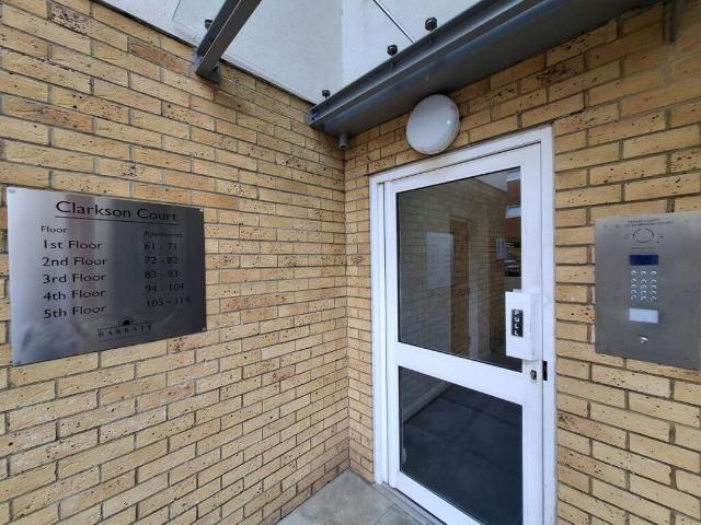 Flat for sale in Hatfield, Fretherne