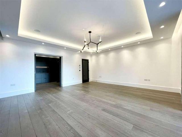Flat for sale in Hadley Wood, Greater London
