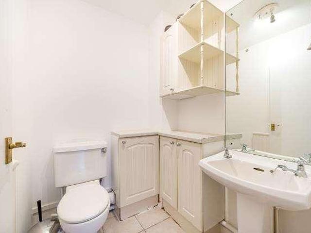 Flat for sale in The Slade, Oxfordshire
